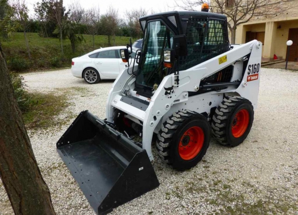 Skid steer loader Bobcat S160